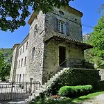 Country house Chateau De *