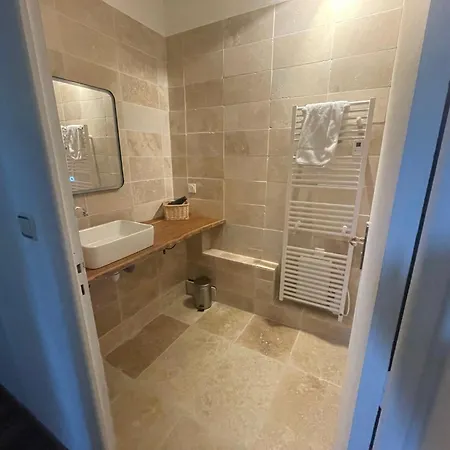 ベッド・アンド・ブレックファスト Chateau De 3*