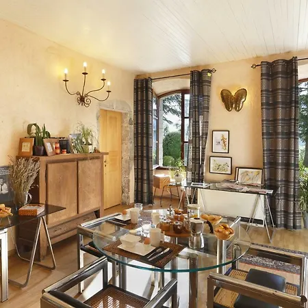 Chateau De Bed & Breakfast
