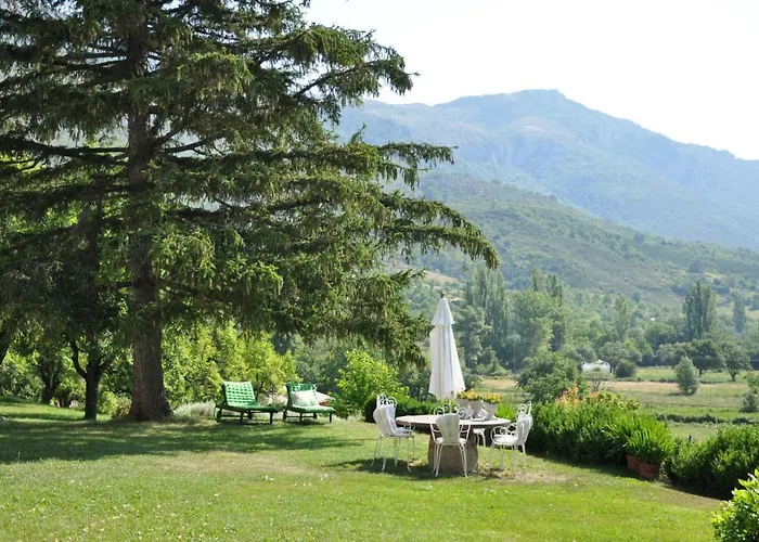 Chateau De *